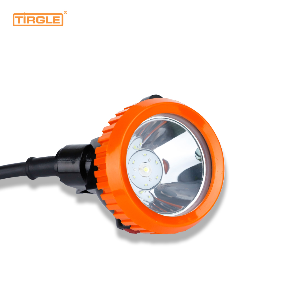 TL-103 1LED3W Oplaadbare, uit één stuk bestaande draagbare spotlight elektrische mijnlamp